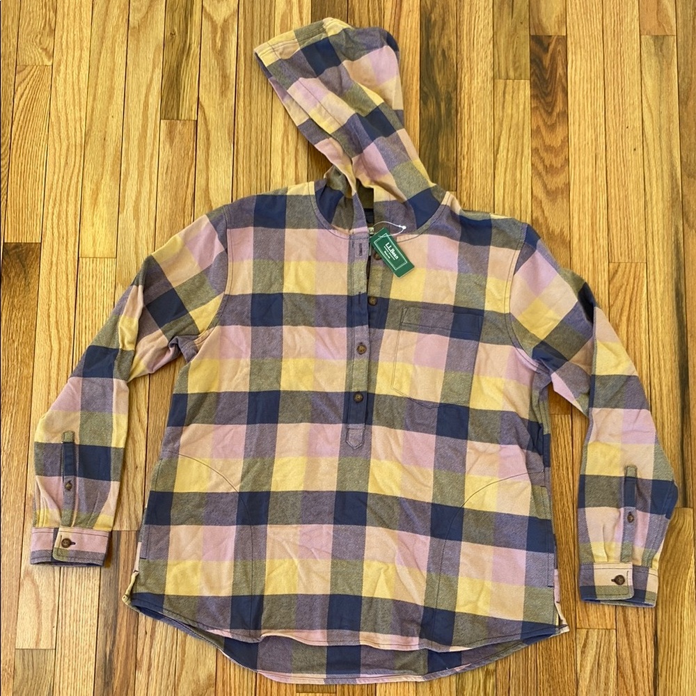 Plaid L.L. Bean Women’s Large Hooded Long Sleeve Flannel Shirt